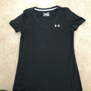 Black under Armour shirt